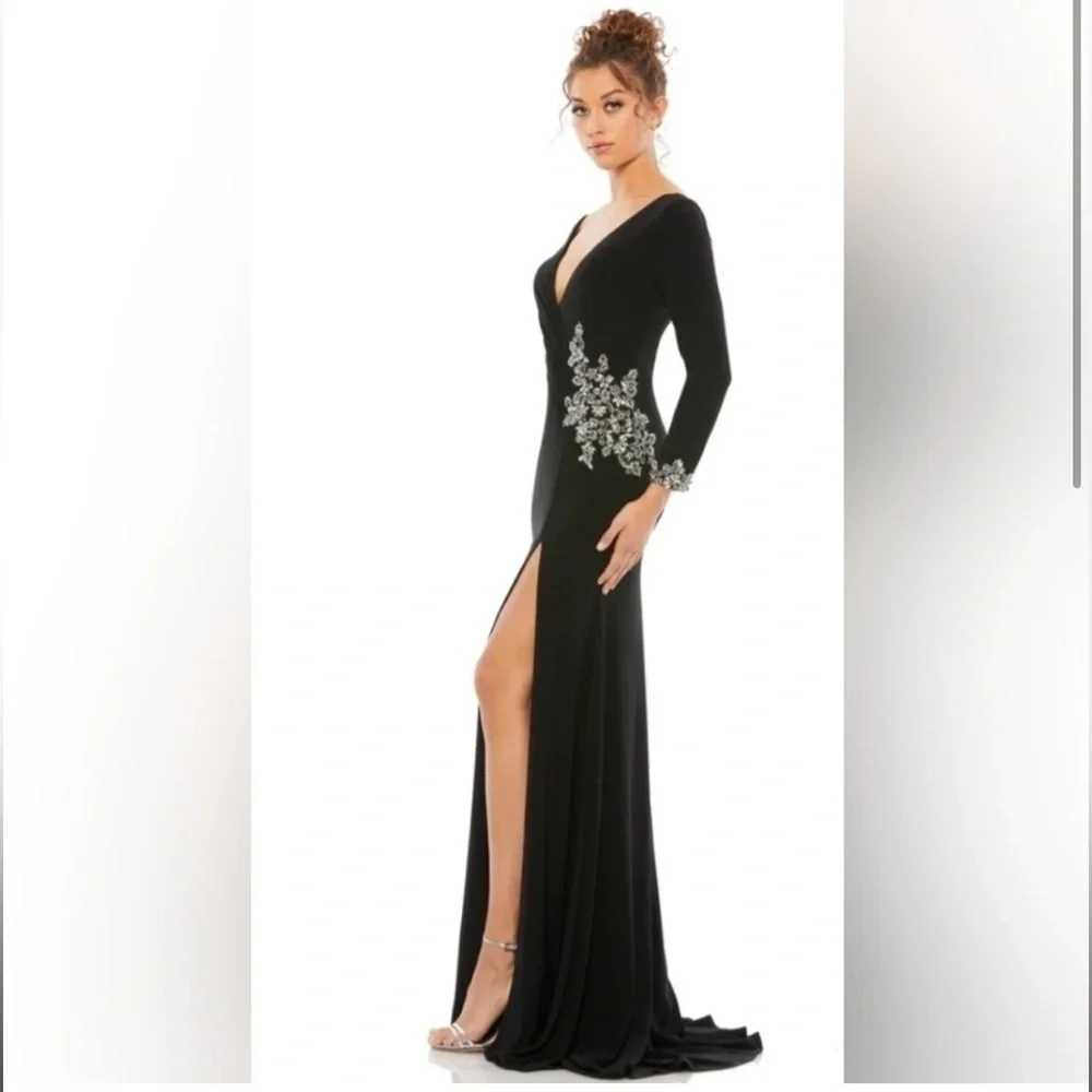 Mac Duggal NWT black FLORAL EMBELLISHED
FAUX WRAP JERSEY GOWN size 6 - Picture 3 of 11